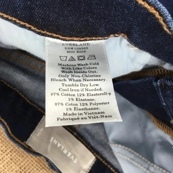 Everlane Women’s Jeans Mid Rise Medium Wash - Picture 6 of 6